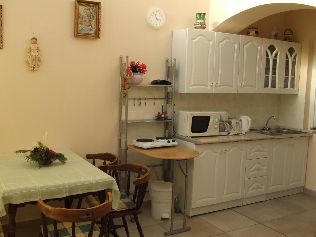 Abbazia Apartman Apartment เอ็กเกอร์ ห้อง รูปภาพ