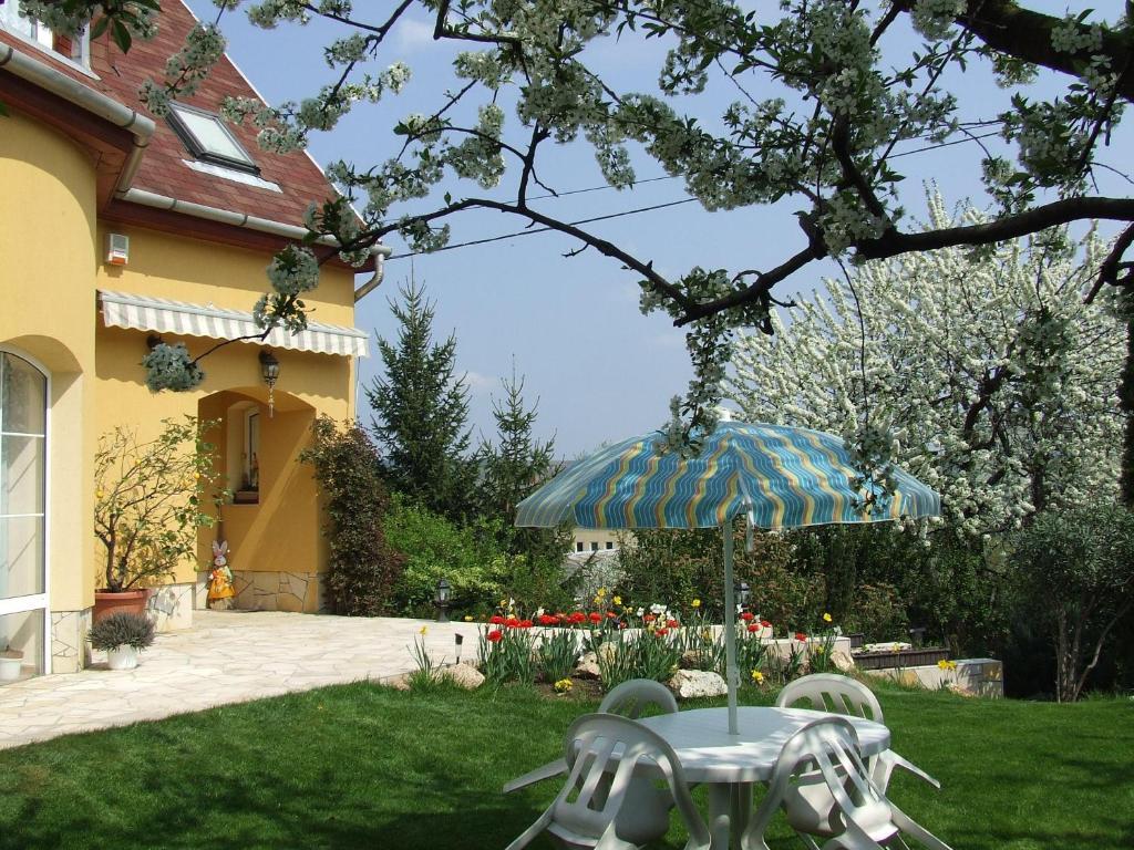 Abbazia Apartman Apartment เอ็กเกอร์ ภายนอก รูปภาพ